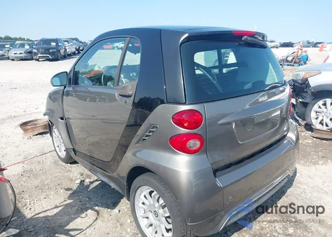 2013 Smart Fortwo Passion/Pure z USA, uszkodzony, nr VIN WMEEJ3BA2DK697614